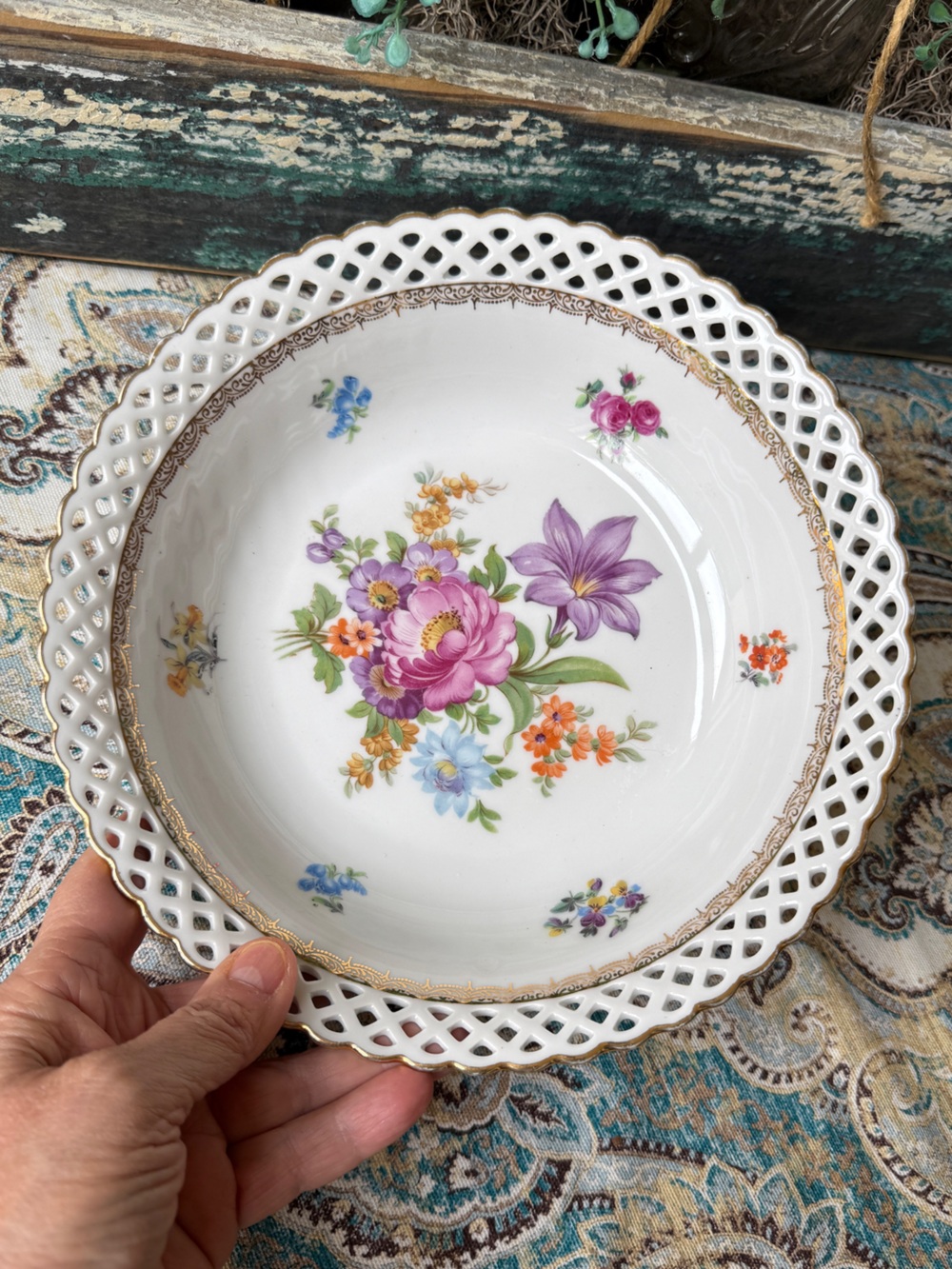 Schumann Bavaria Reticulated Bowl Floral Gold Trim Germany Vintage 9”